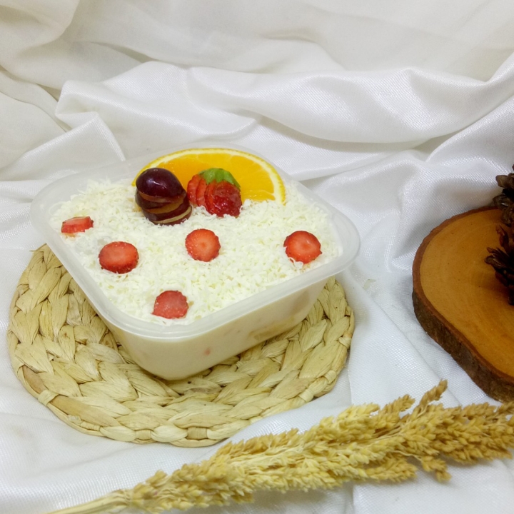 Salad Strawberry Fruit Cheese 350ml