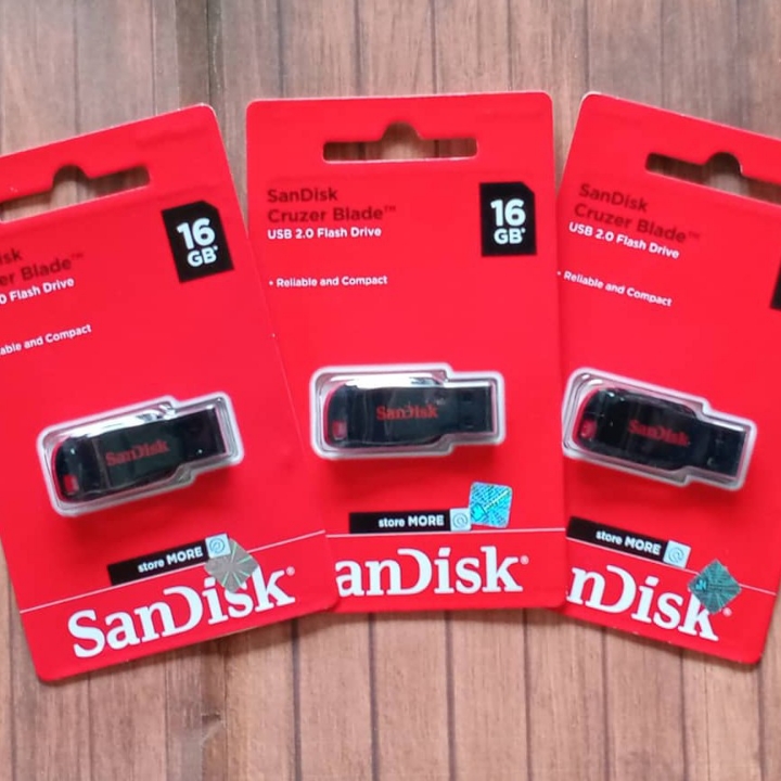 San Disk 16 GB