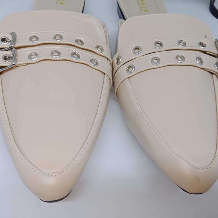 Sandal Slop Wanita Gesper Cream 4