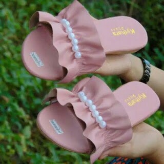 Sandal Teplek Mutiara