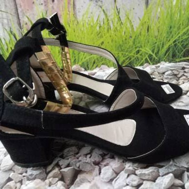 Sandal Wanita High Heels Hak Tahu - Hitam 2