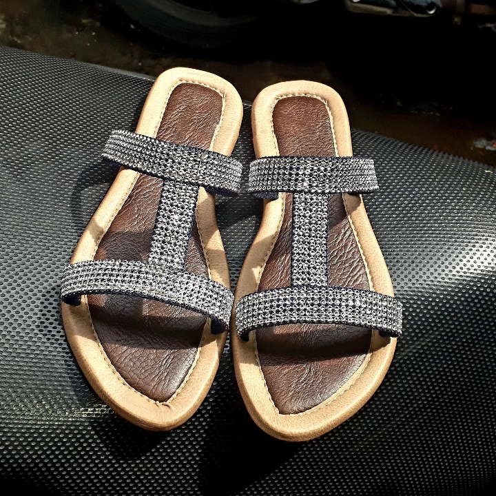 Sandal Wanita R-002