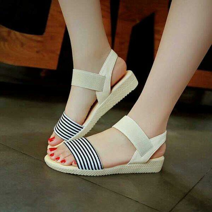 Sandal Wanita Slop Karet Blester - Cream