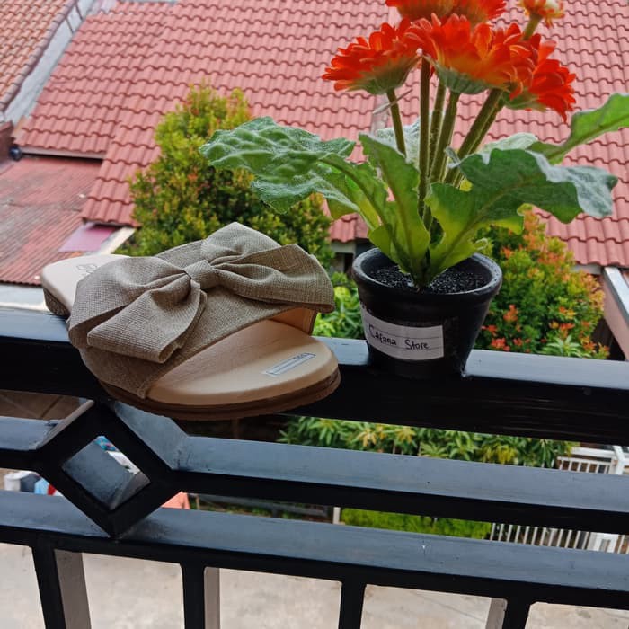 Sandal Wanita Slop Pita 2