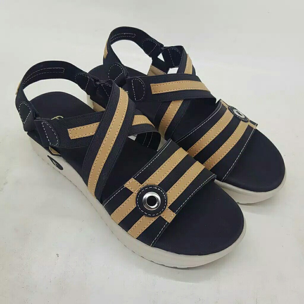 Sandal wedges tali perempuan  Finotti RHT