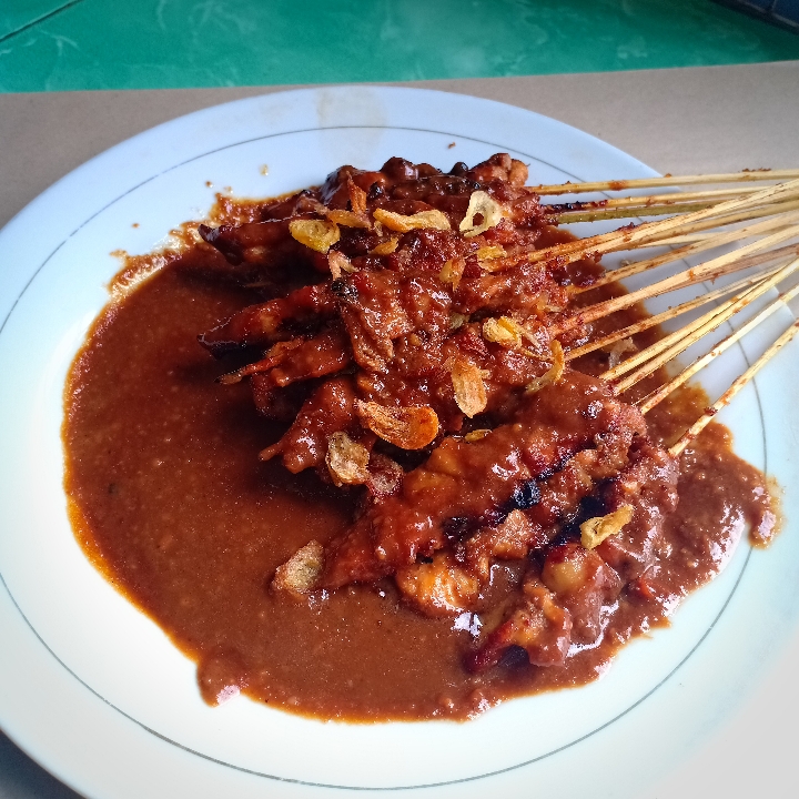 Sate Ayam Bumbu Kacang Khas Bang Mail