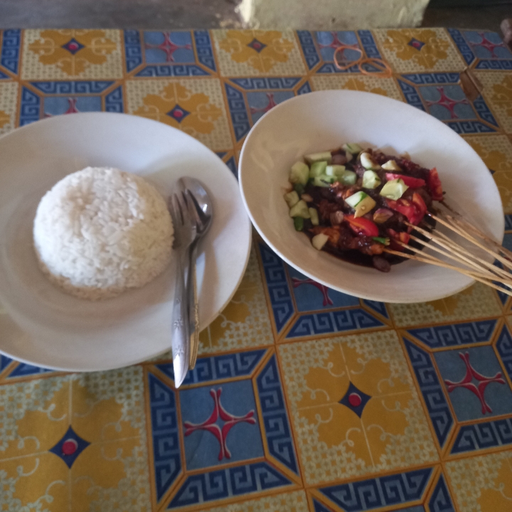 Sate Ayam Dengan Nasi