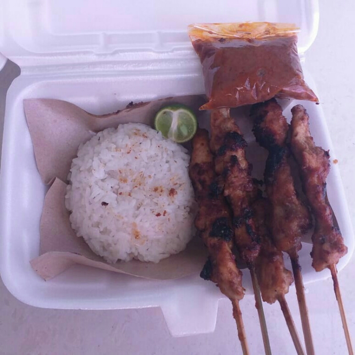 Sate Ayam Plus Nasi