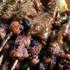 Sate Sapi Bumbu Kacang