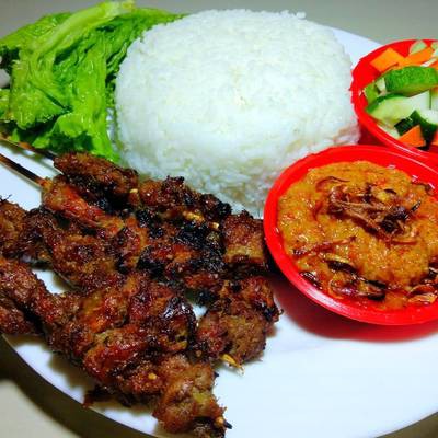 Sate Sapi Dan Nasi
