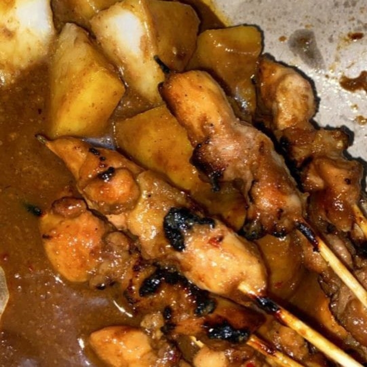 Sate lontong Ayam