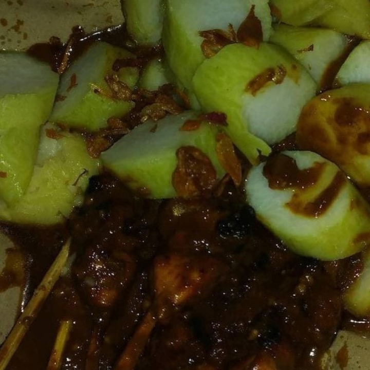 Sate lontong Kambing