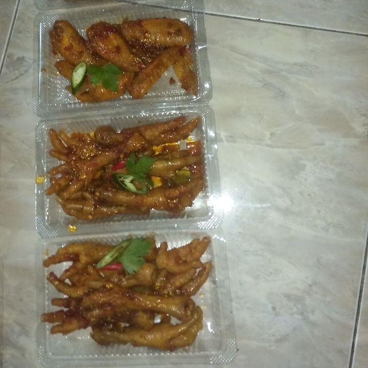 Sayap Dan Ceker Pedas 