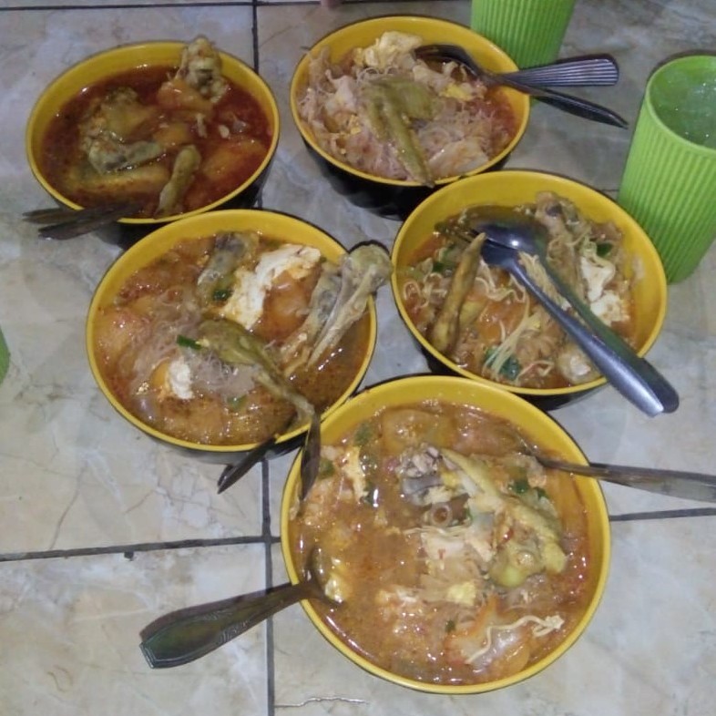 Seblak Telur Ceker Bakso Sosis
