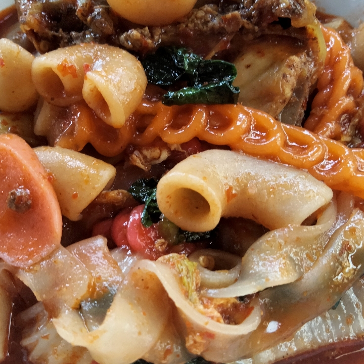 Seblak Ceker Kwetiaw