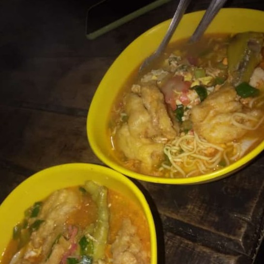 Seblak Dengkul Bakso
