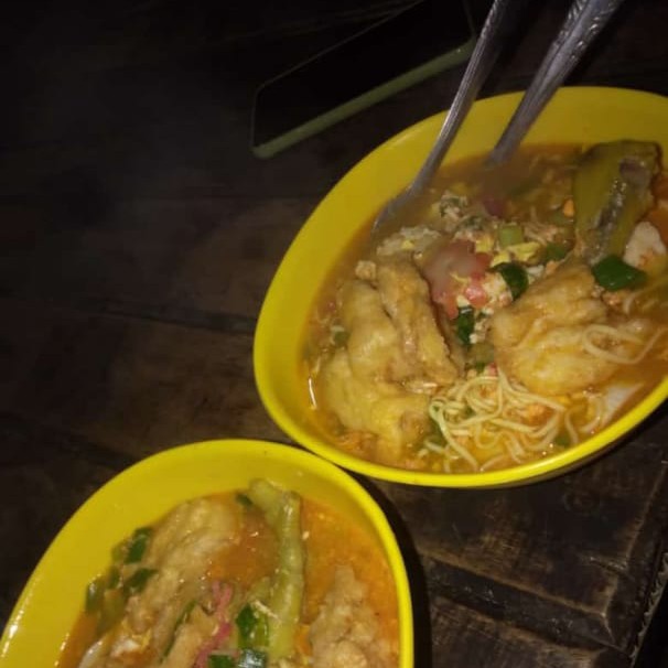 Seblak Telur Dengkul Sosis