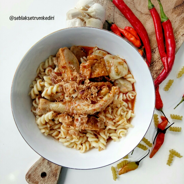 Seblak Makaroni Ceker
