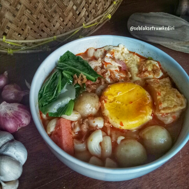 Seblak Makaroni Telor
