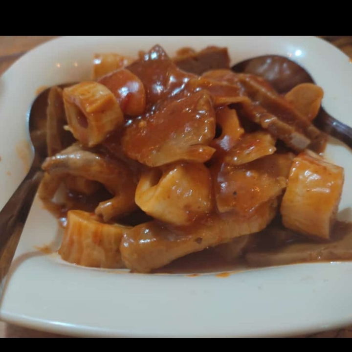Seblak Mercon Kombinasi Ceker Cumi Baso Urat Soziz Fishrol