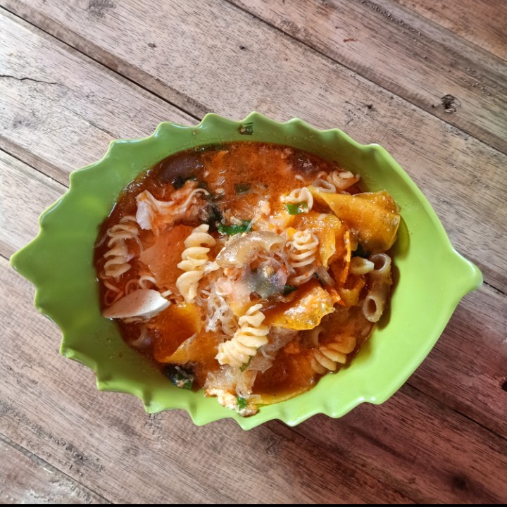 Seblak Telur Ceker Bakso