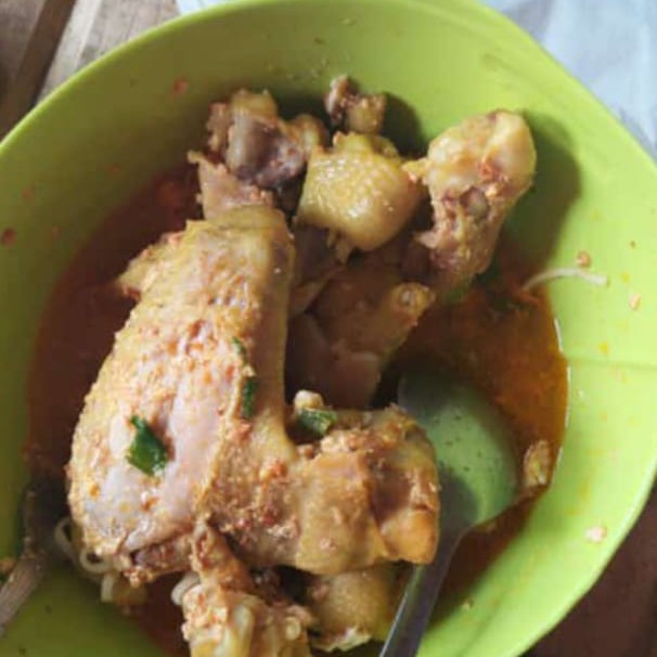 Seblak Telur Dengkul Sosis