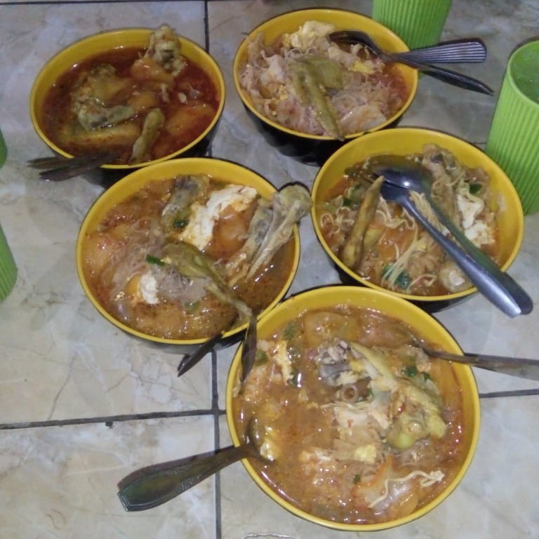 Seblak Telur Sayap Ceker Dengkul Sayur Bakso Sosis