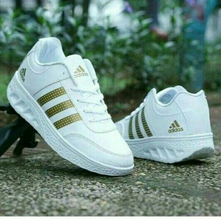 Sepatu Adidas