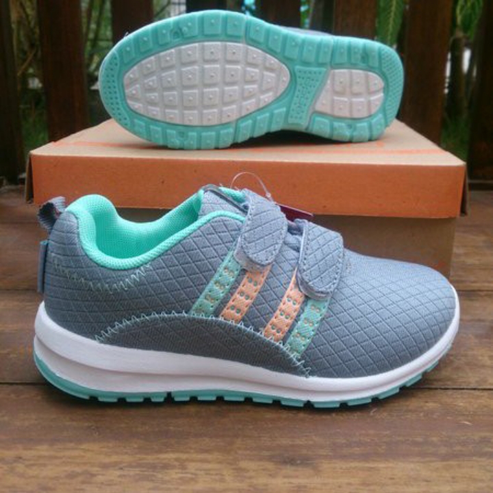 Sepatu Anak