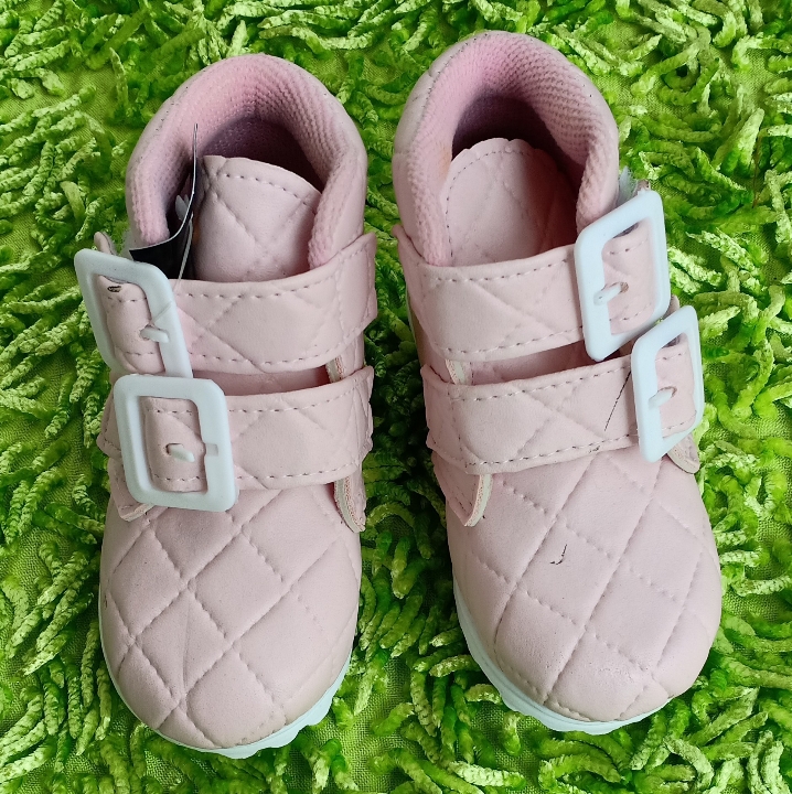 Sepatu Anak