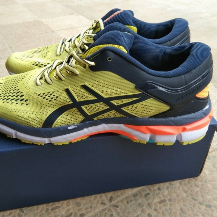 Sepatu Asics