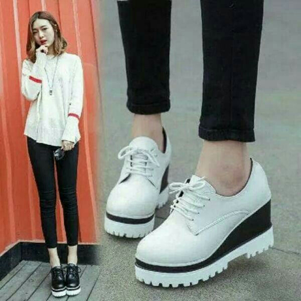 Sepatu Boots Docmart Putih