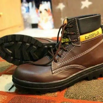 Sepatu Boots Safety Caterpillar Licin 2