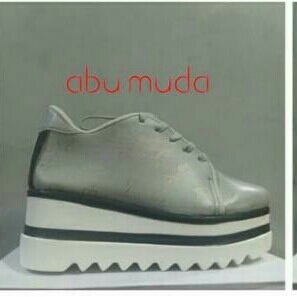 Sepatu Boots Stella Abu 2