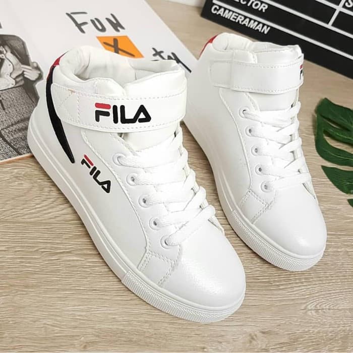 Sepatu Boots Wanita Akselia 2