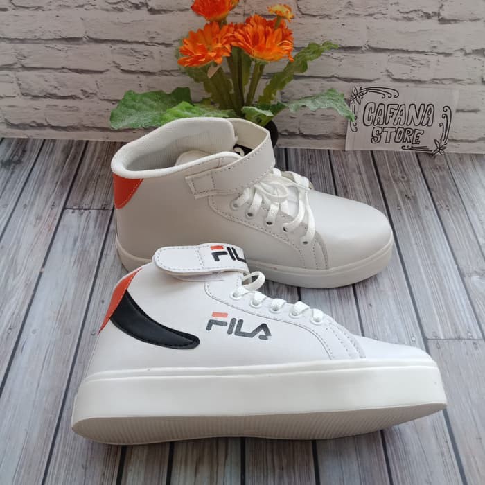 Sepatu Boots Wanita Akselia 4