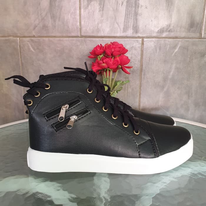 Sepatu Boots Wanita Kanza 2