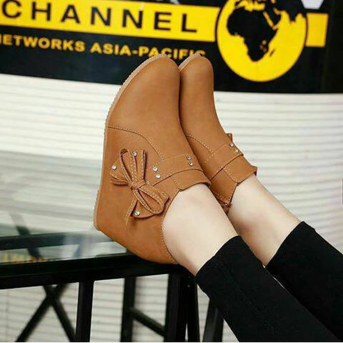 Sepatu Boots Wanita Pita