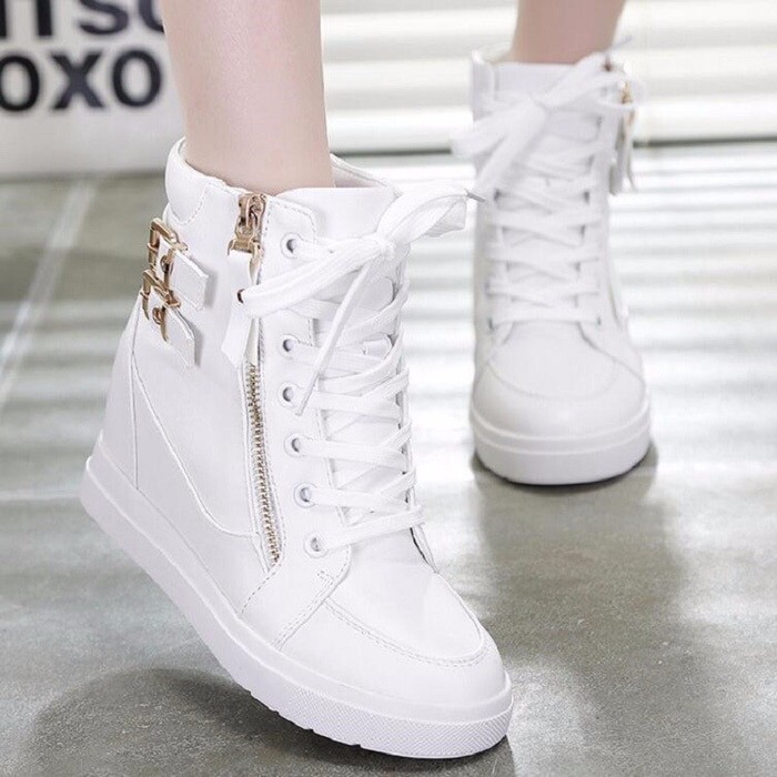 Sepatu Boots Wanita Putih Sleting Cesper