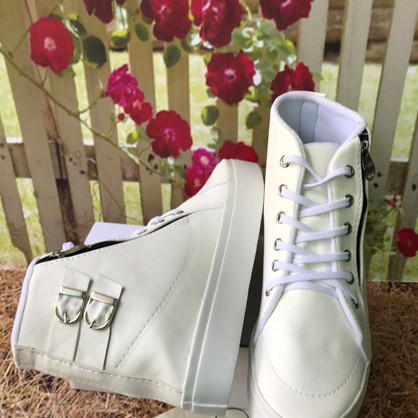 Sepatu Boots Wanita Putih Sleting Cesper 2