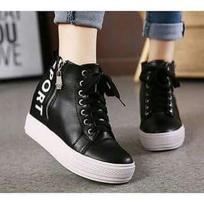 Sepatu Boots Wanita Sport