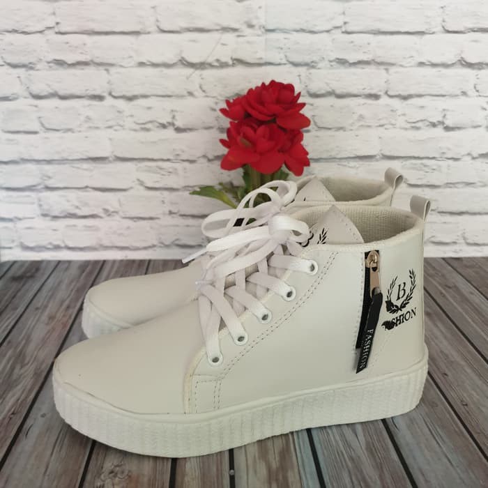 Sepatu Boots Wanita Zevania 2
