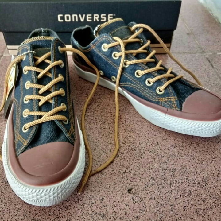 Sepatu Converse