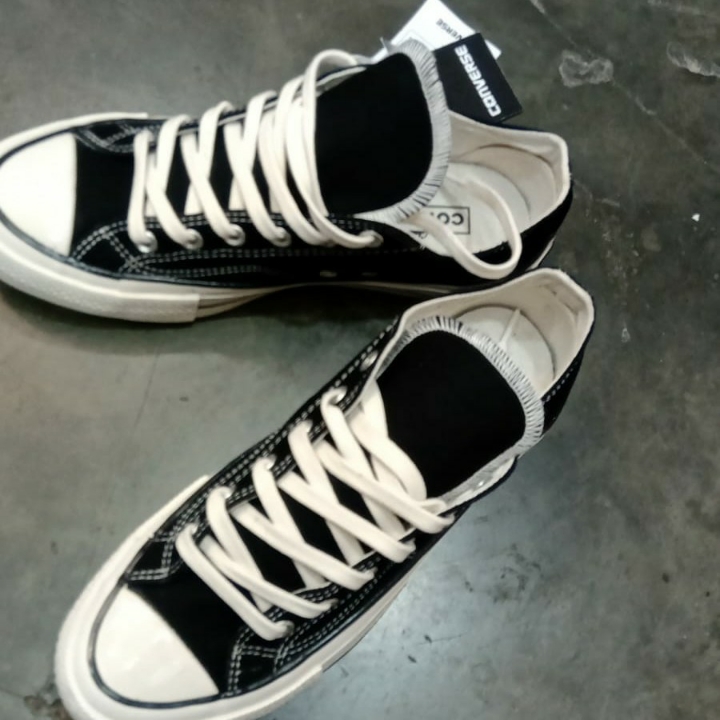 Sepatu Converse Premium