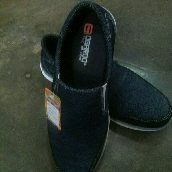 Sepatu Cowok Dewasa