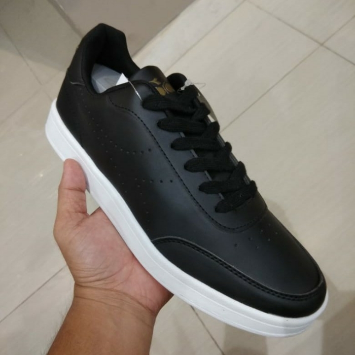 Sepatu Diadora 2
