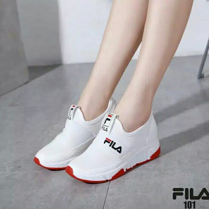 Sepatu Fidia Putih