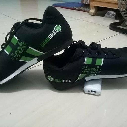 Sepatu Grab Hitam Sablon