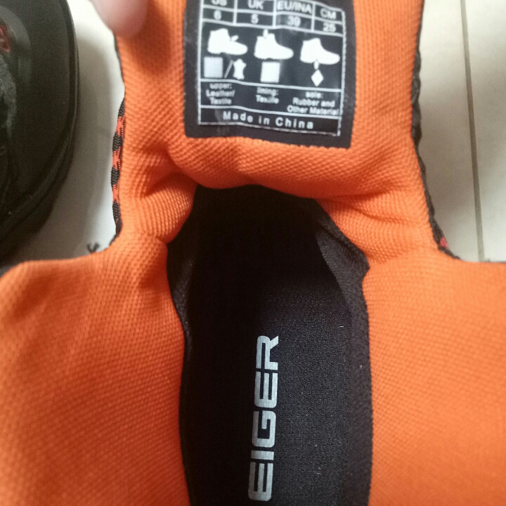 Sepatu Gunung Eiger 2