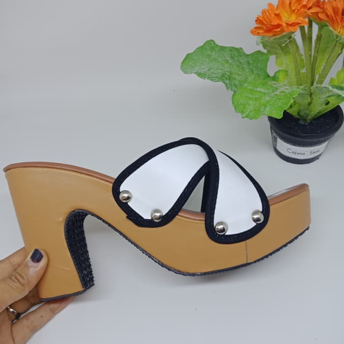 Sepatu High Heels Wanita Silang - Putih 2